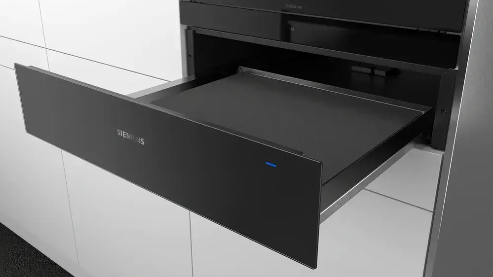 Offene moderne Wärmeschublade von Siemens